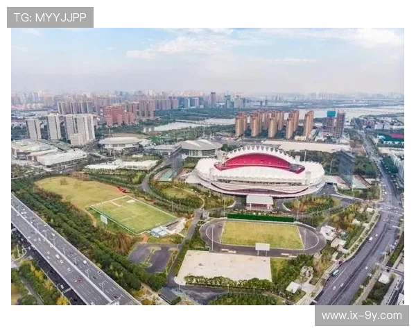 以椭圆流足球场为中心探索未来体育设施设计创新与发展趋势